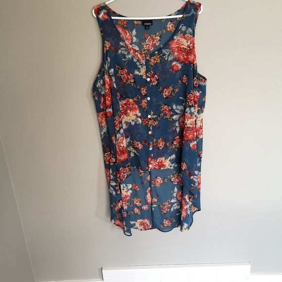 TORRID Chiffon Style Flowy Sleepless Tunic Shirt Hi Low button Up Floral… - Picture 13 of 13